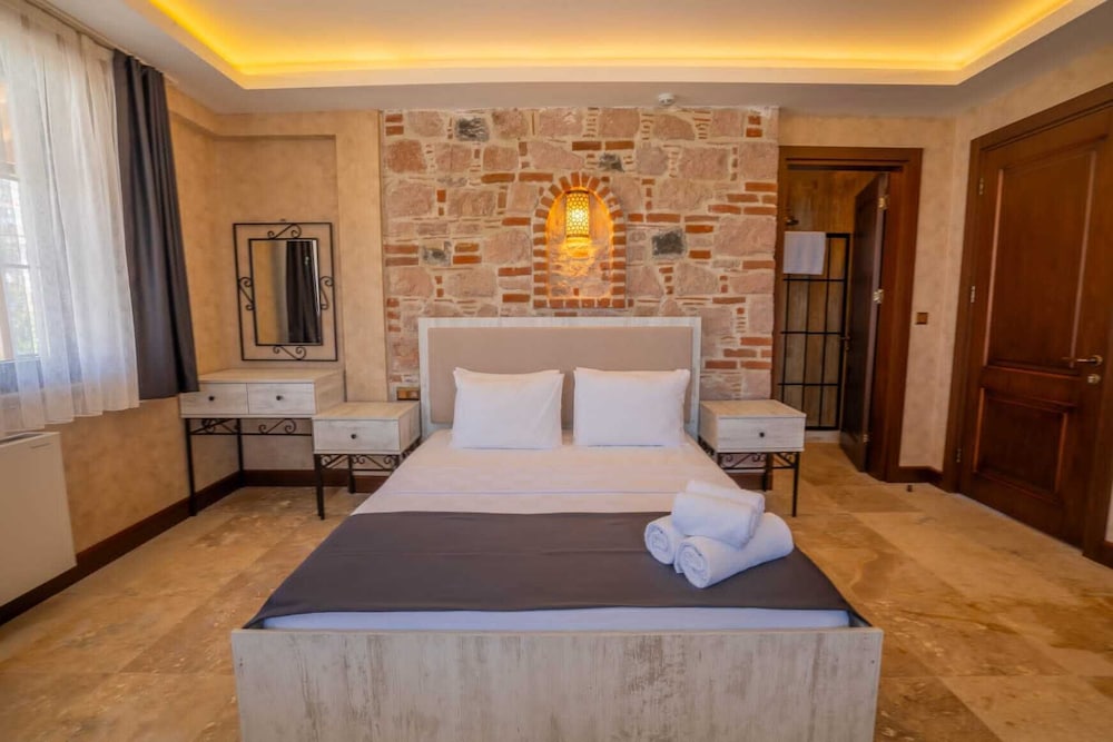 Cunda Tasci Otel view 4