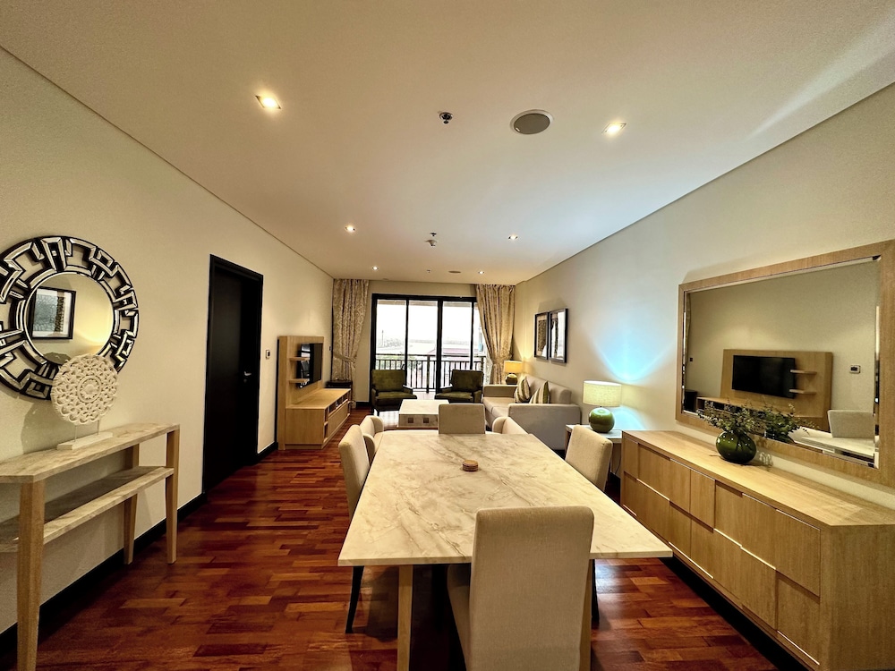 Lux BnB I Palm Jumeirah Resort I Palm Views
