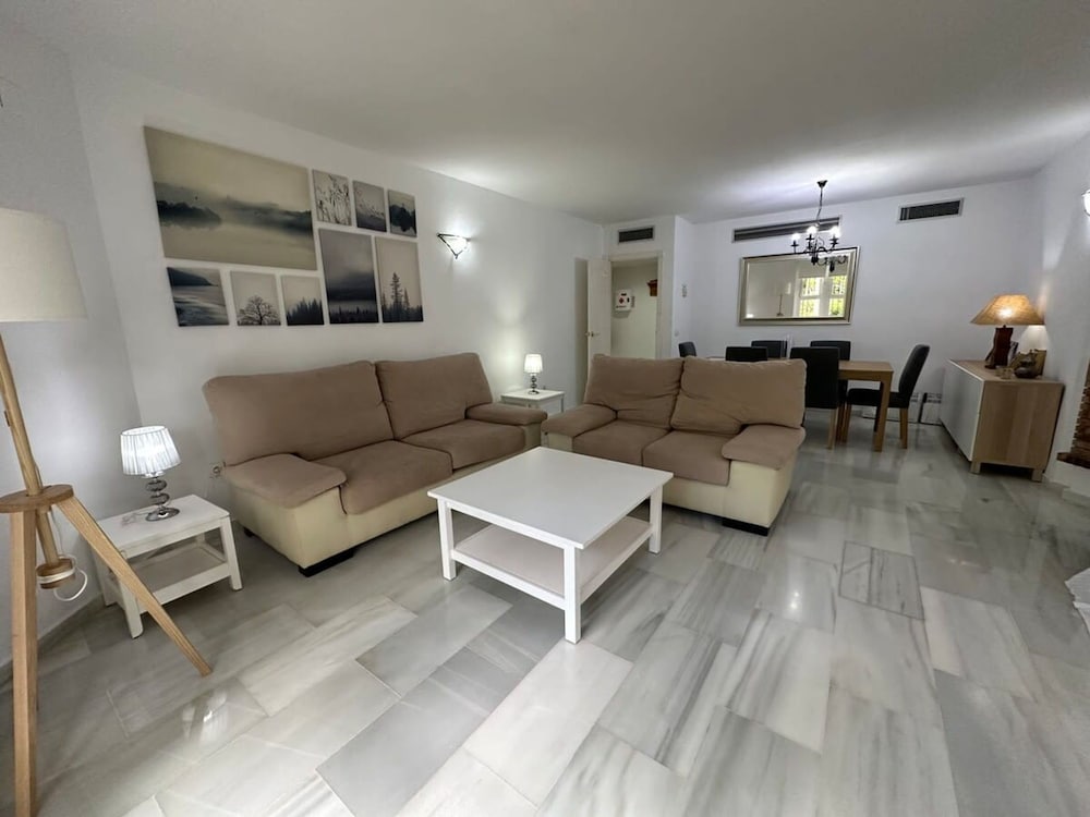 Standard 2 Bedroom Ground Floor Apartment F-3