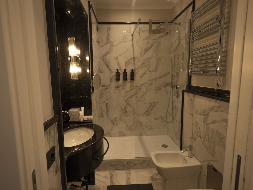 Ricciardelli Luxury Studios