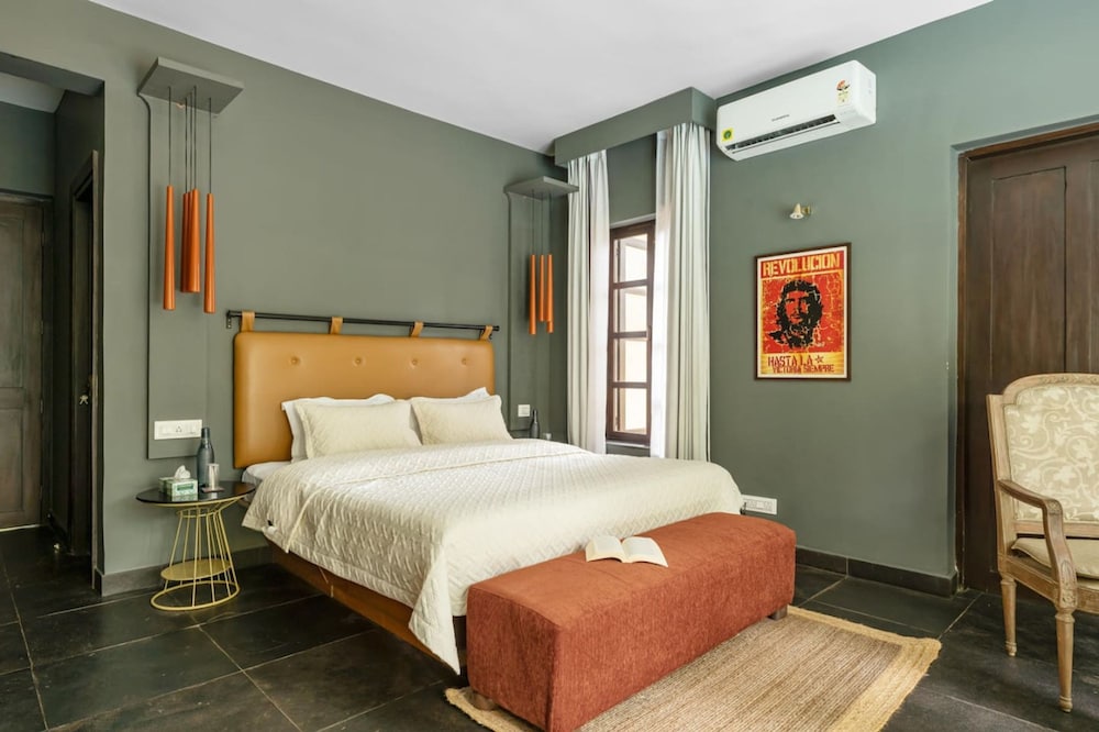 4BR w Pool in Morjim - Villa Corsa by Hireavilla
