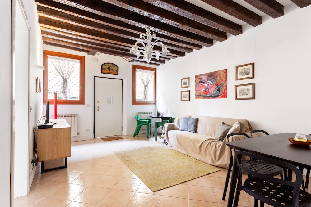 Riva Di Biasio Lovely Flat