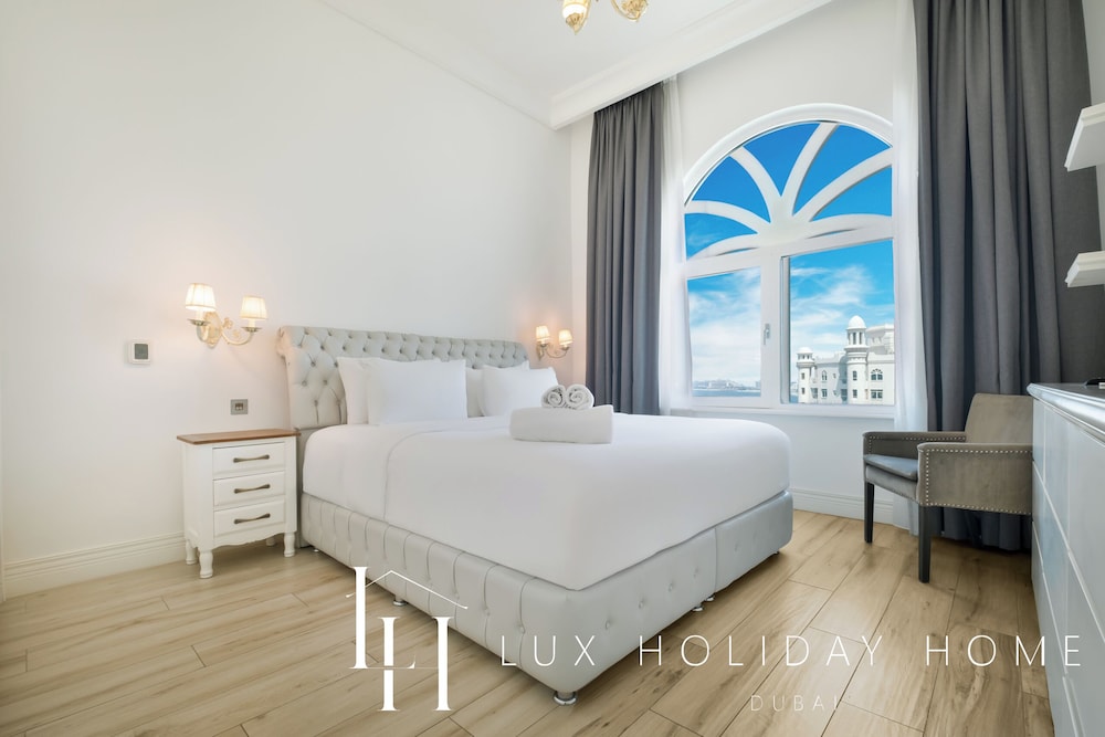 LUX The Shoreline Sea View Suite
