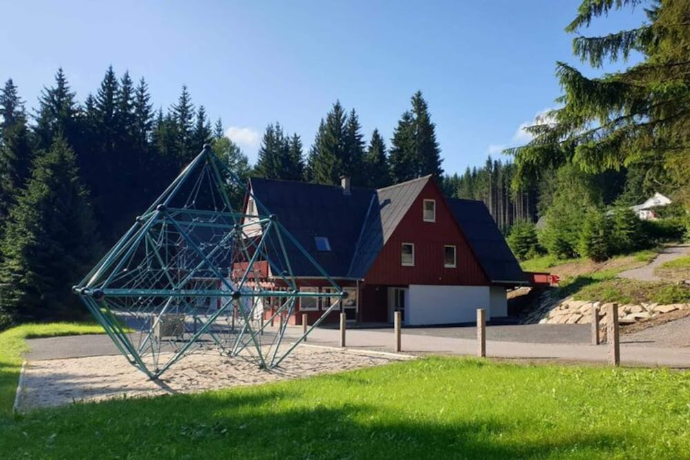 Lovely Apartment in Breitenbrunn With Shared Sauna