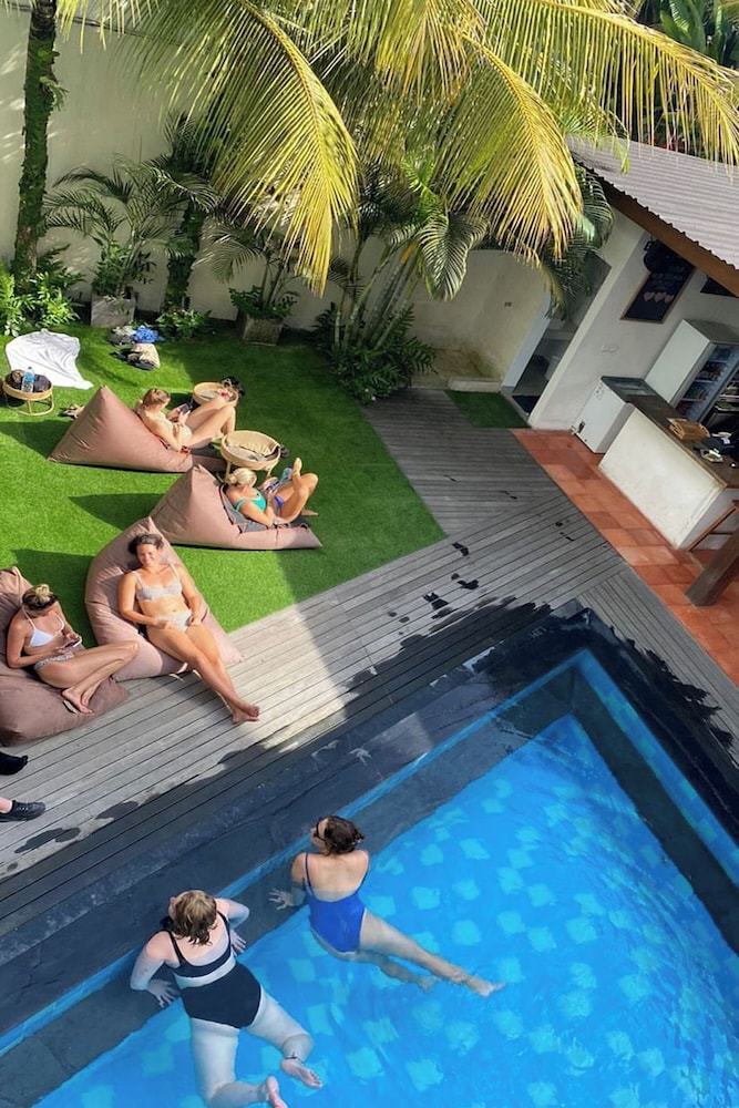 Coco & Pineapple Pants Hostel