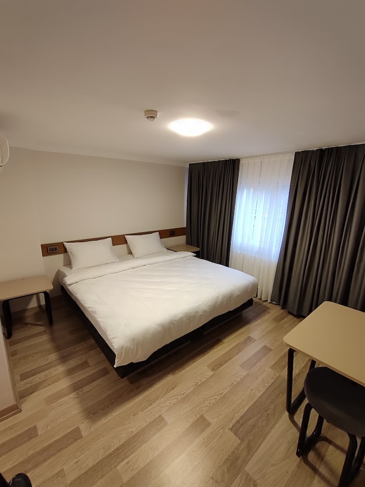Maproom Boutique Hotel