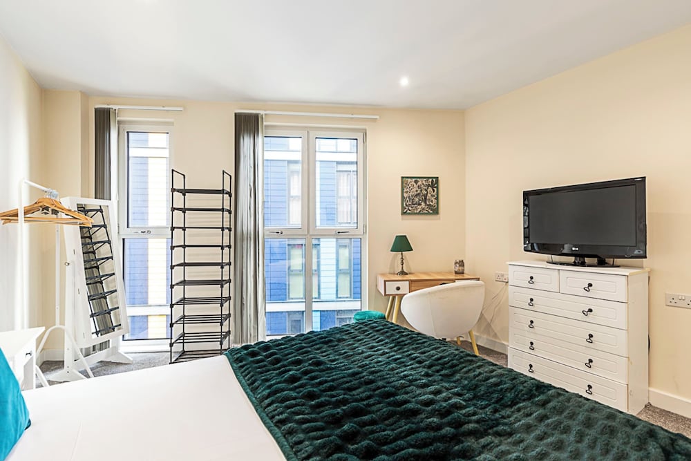 Wembley Vacations - Vibrant London Canal Apartment - Property Image 4