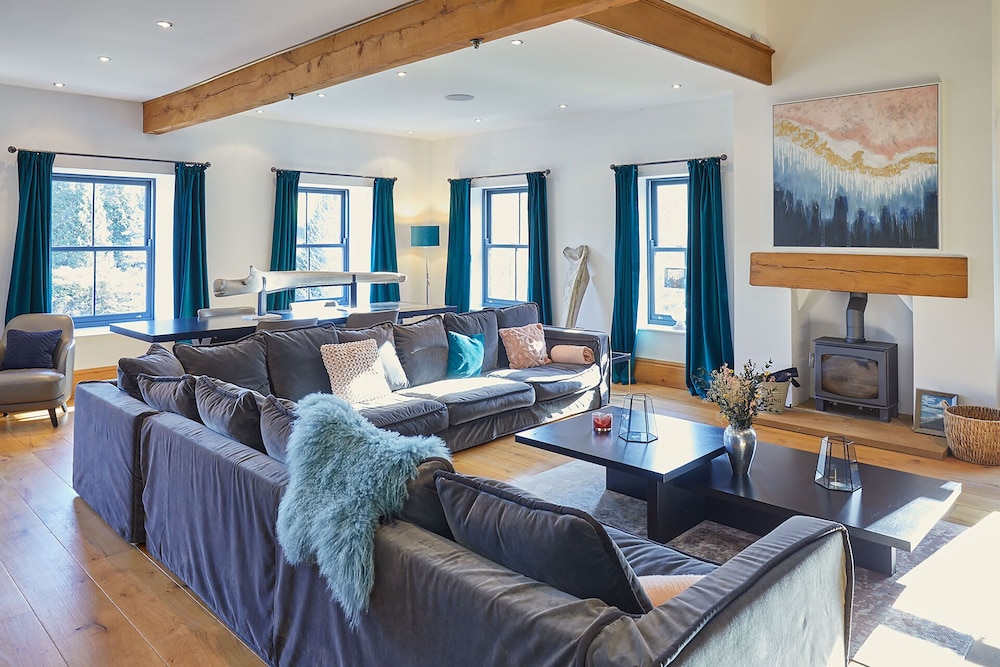Host Stay The Lakehouse view 3