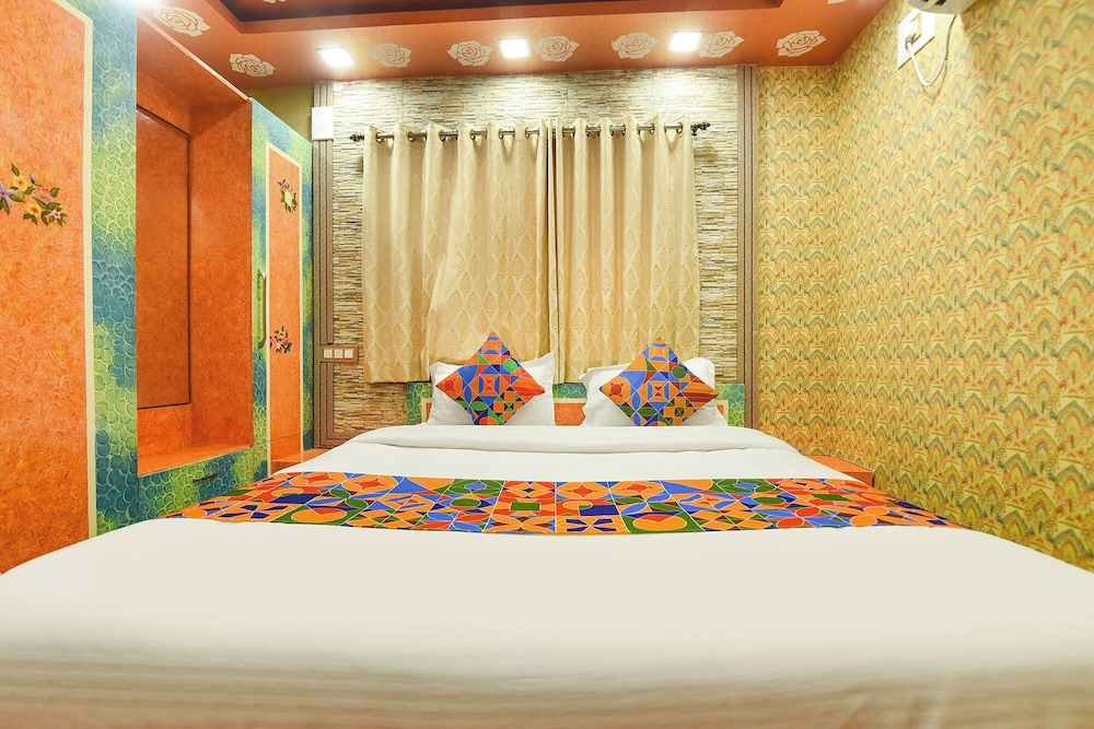 Fabhotel Rahi Crown