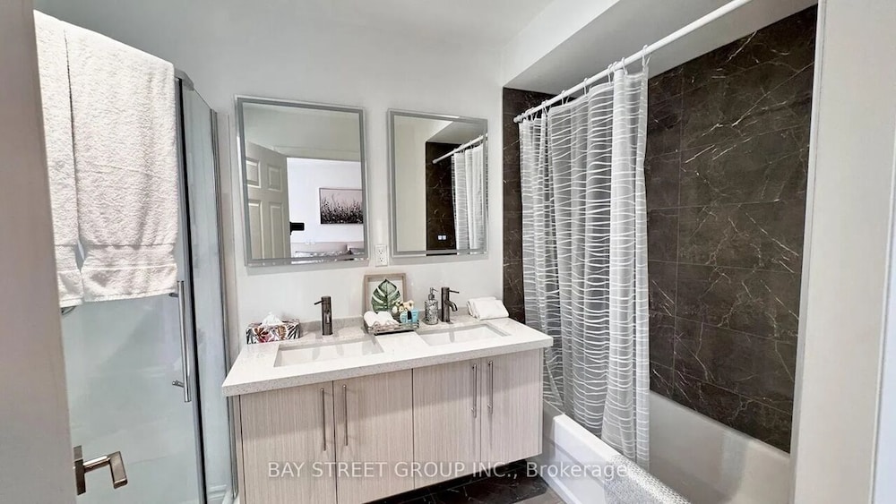 Bentley Commons Fallsview Towns