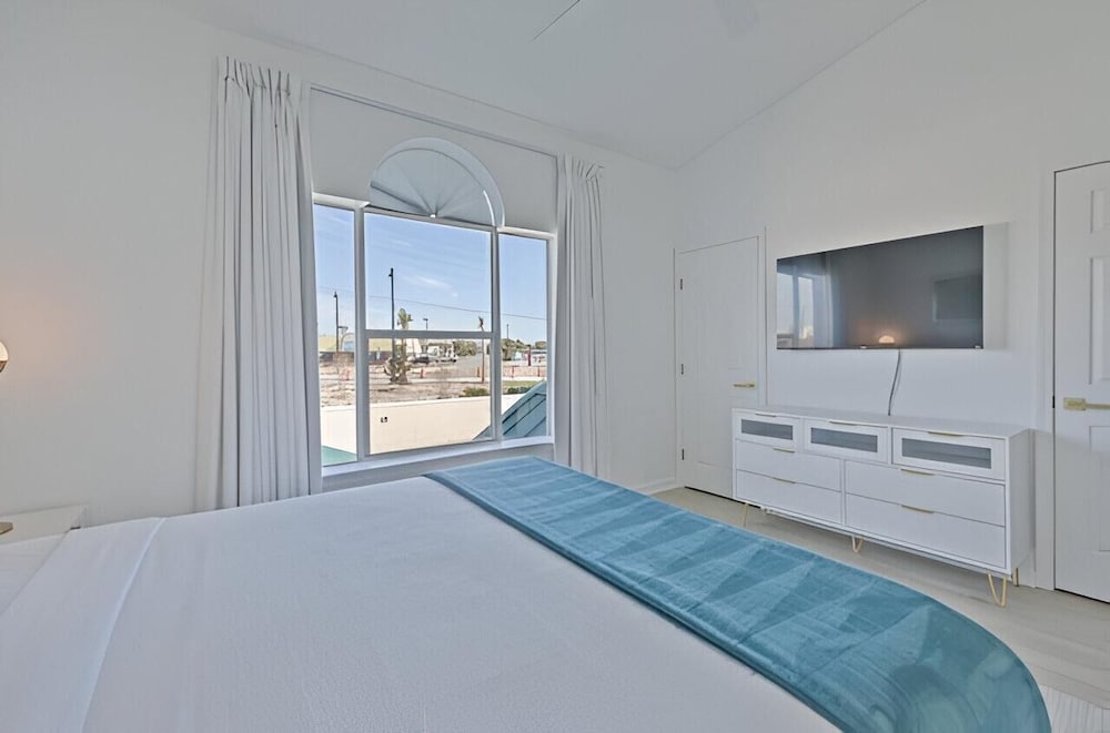 Gulfs Edge Townhome #7- Sun-kissed Memories
