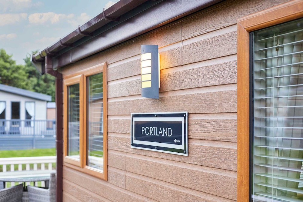 Host Stay Kinship Lodge