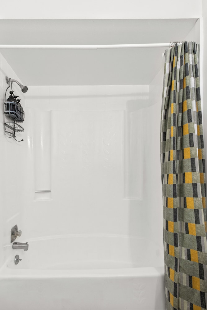 NEW Listing Discount! • Near Manatees & Springs