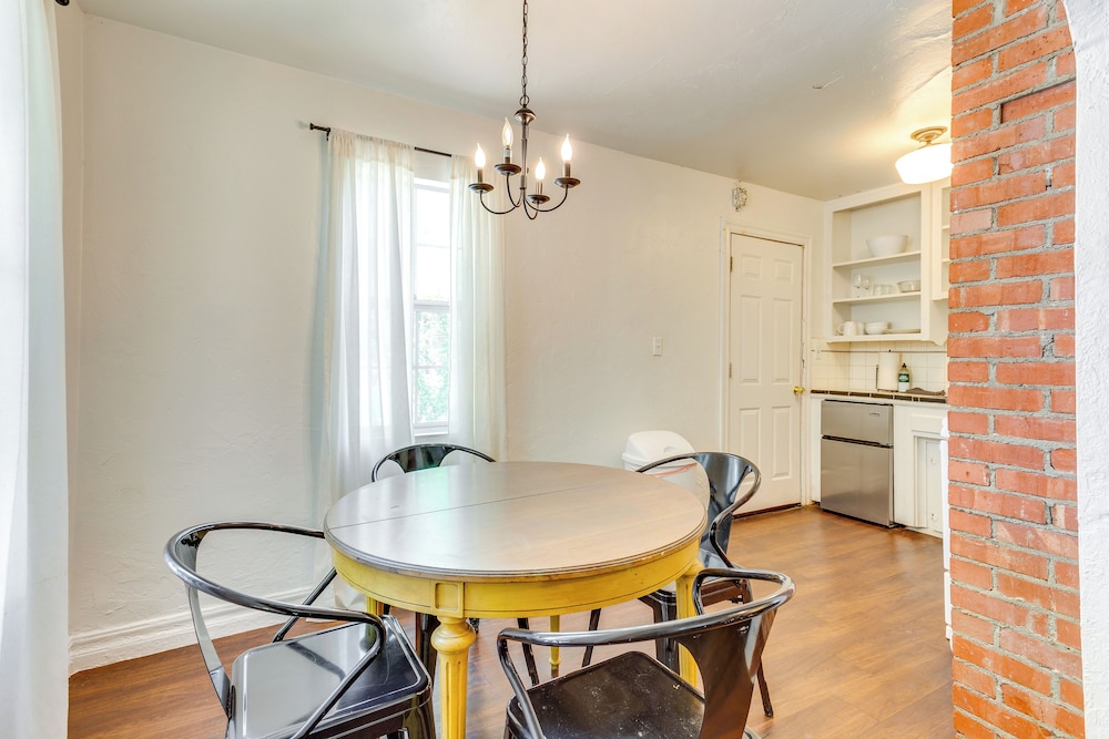 Modern OKC Duplex in Plaza: Steps to Shops & Bars!