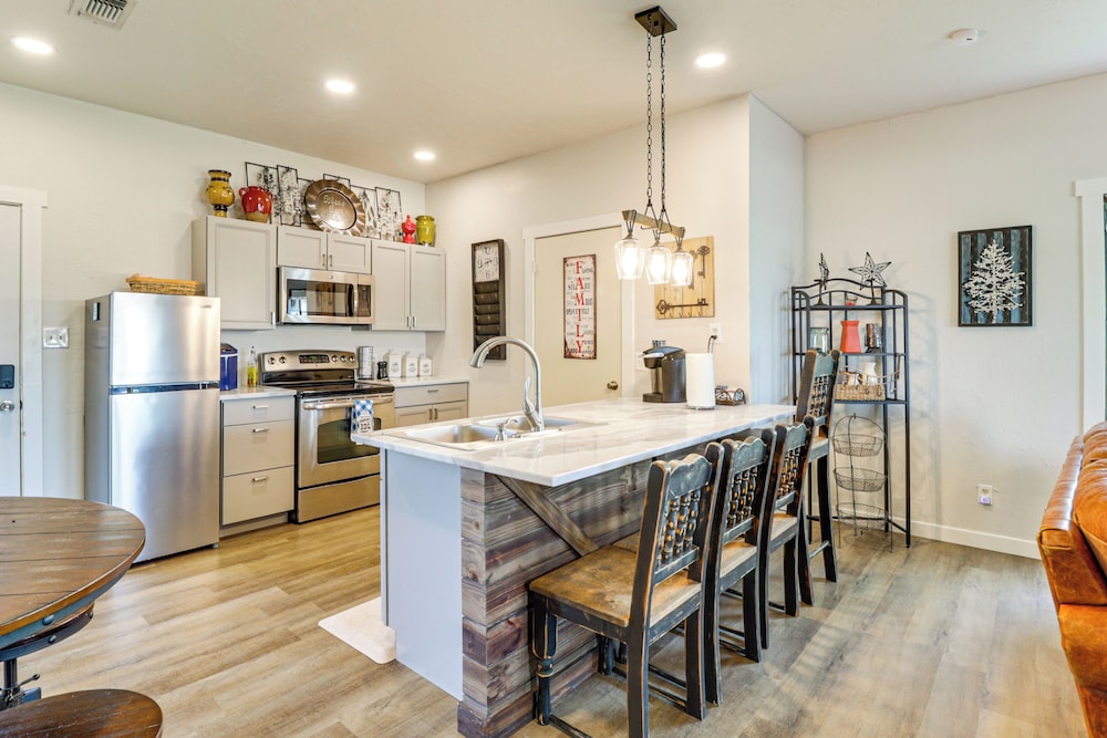 1 Mi to Lake: Pet-friendly Cabin in Strawn
