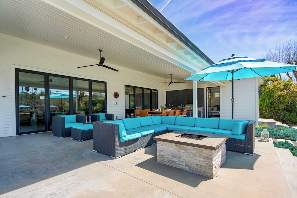 Luxe, Pool, Spa, Fire Pit, Game Room, Piano Sonoma Pool Retreat by Avantstay