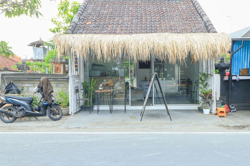 The Wina Echo Beach Guesthouse