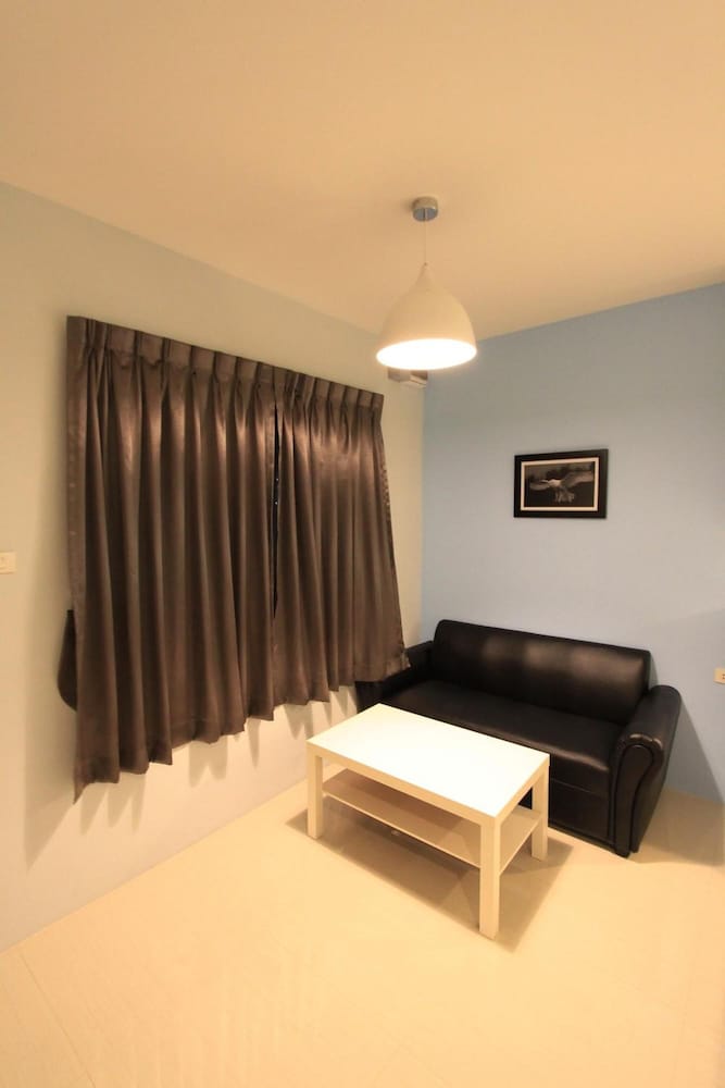 Eazy Motel Bangna