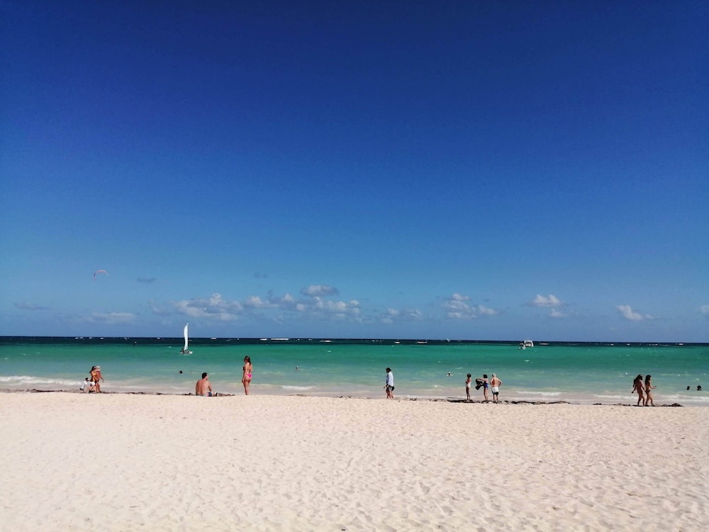 Los Corales Beach Village