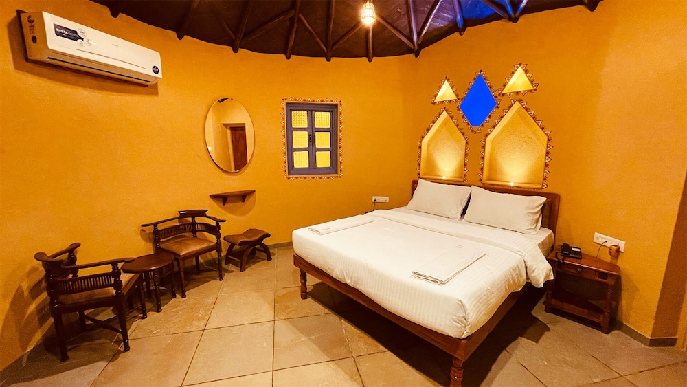 Monteria Village