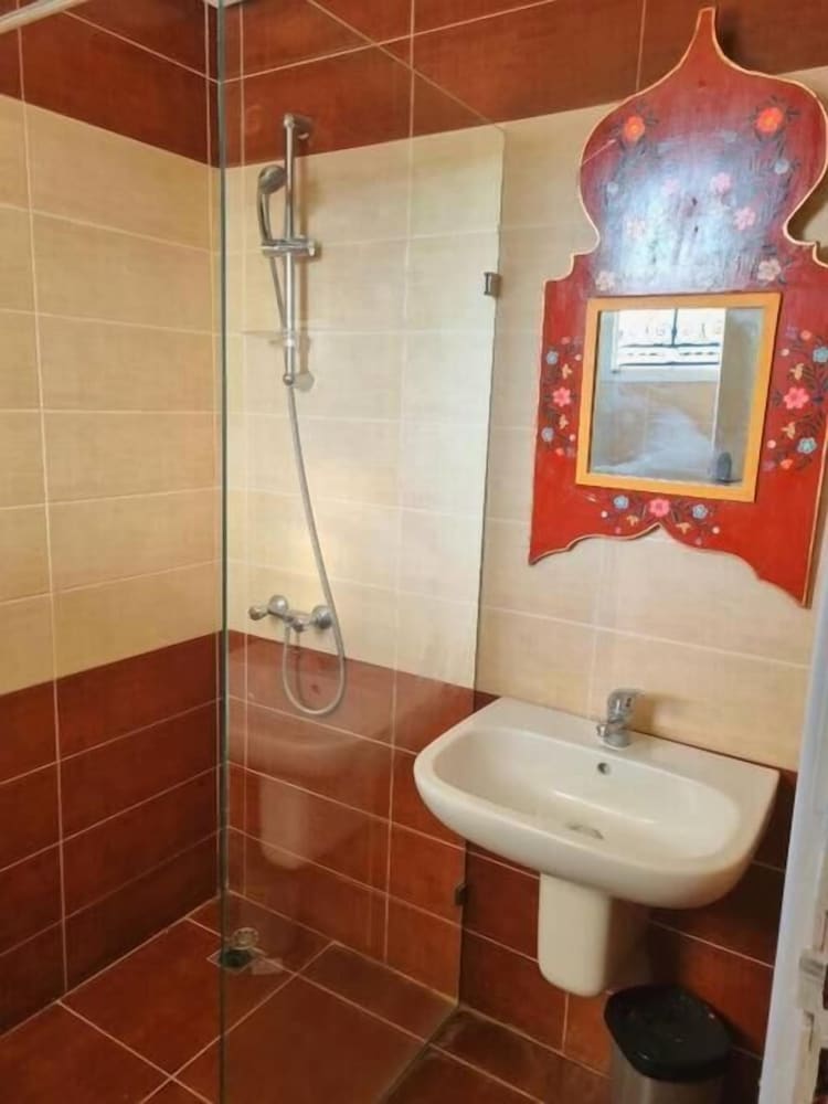 Charming Villa in Midoun, Tunisia With Private Entrance and Stunning Garden View