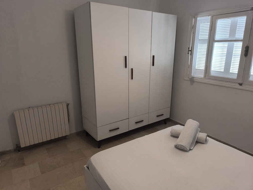 Stylish villa avec parking et piscine