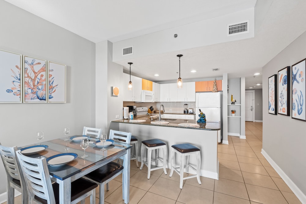 Grand Panama Beach Resort by Book That Condo