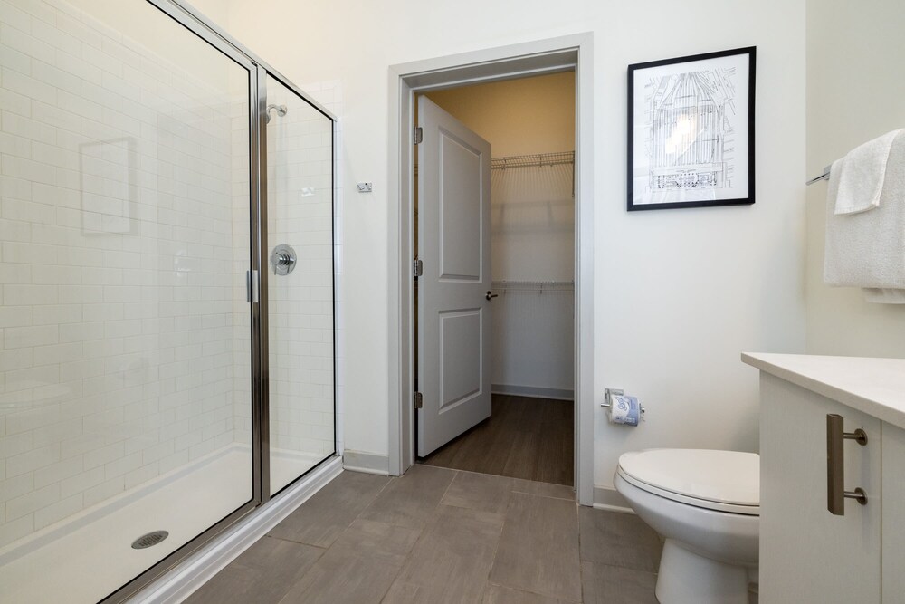 Louisville Vacations - TWO Stunning Nulu CozySuites - Property Image 17