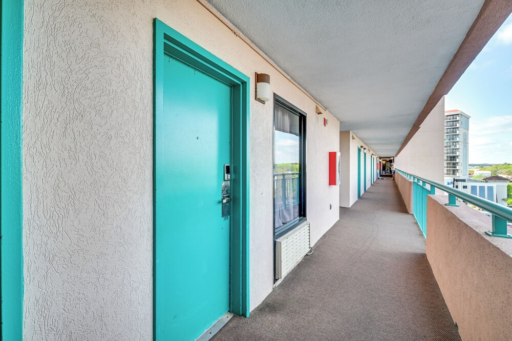 Myrtle Beach Oceanfront Condo w/ Pool & Lazy River view 3