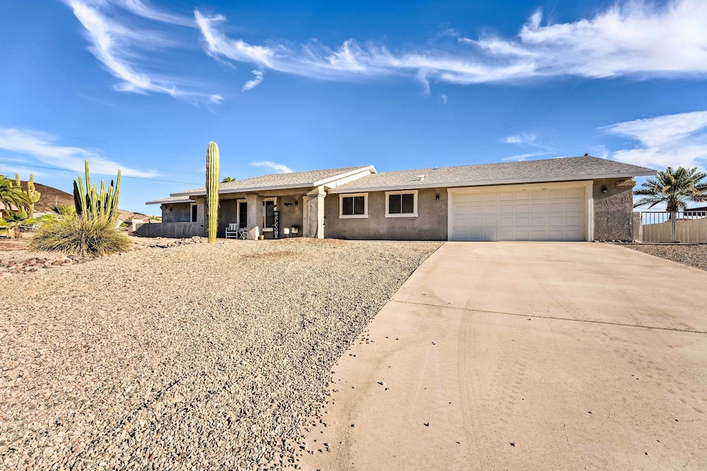 Hot Tub & Lake Views: Lake Havasu City Oasis view 5