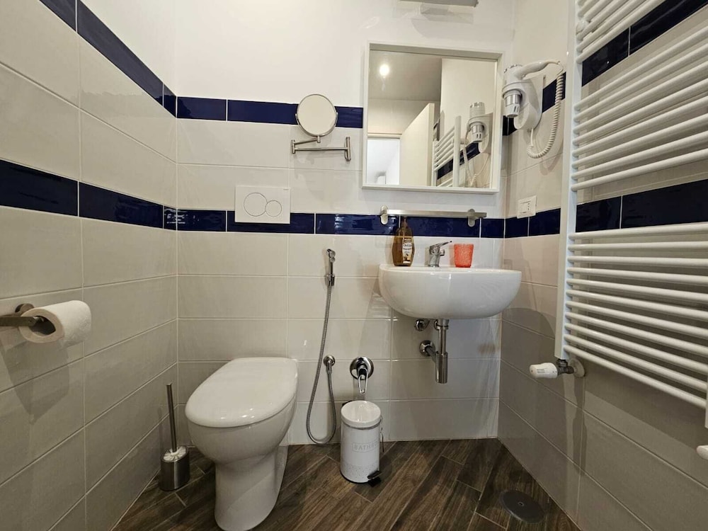 Guest House COLORS