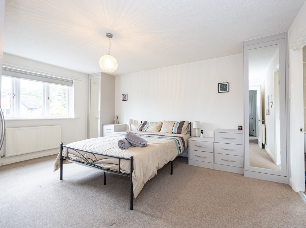 Modern Family Home In South Manchester/Stockport