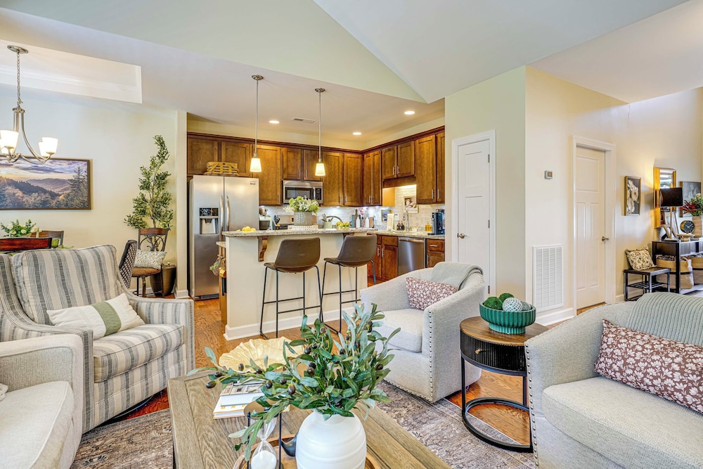 Private Patio: Residential Condo in Cleveland!