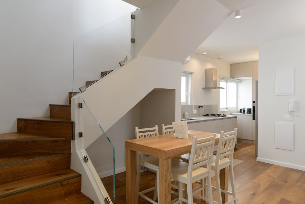 Duplex 2 bedroom with a terrace view 5