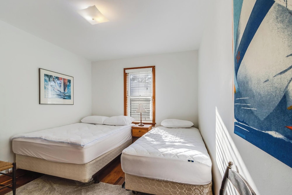 Hickman Street 103 APT 1 1ST Floor