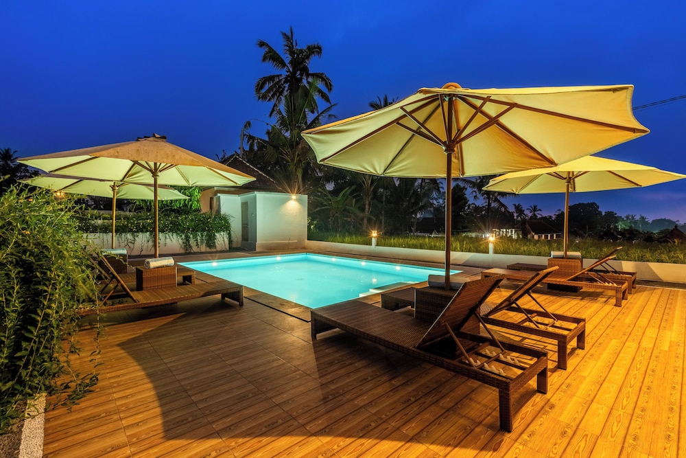 Aura Apartments