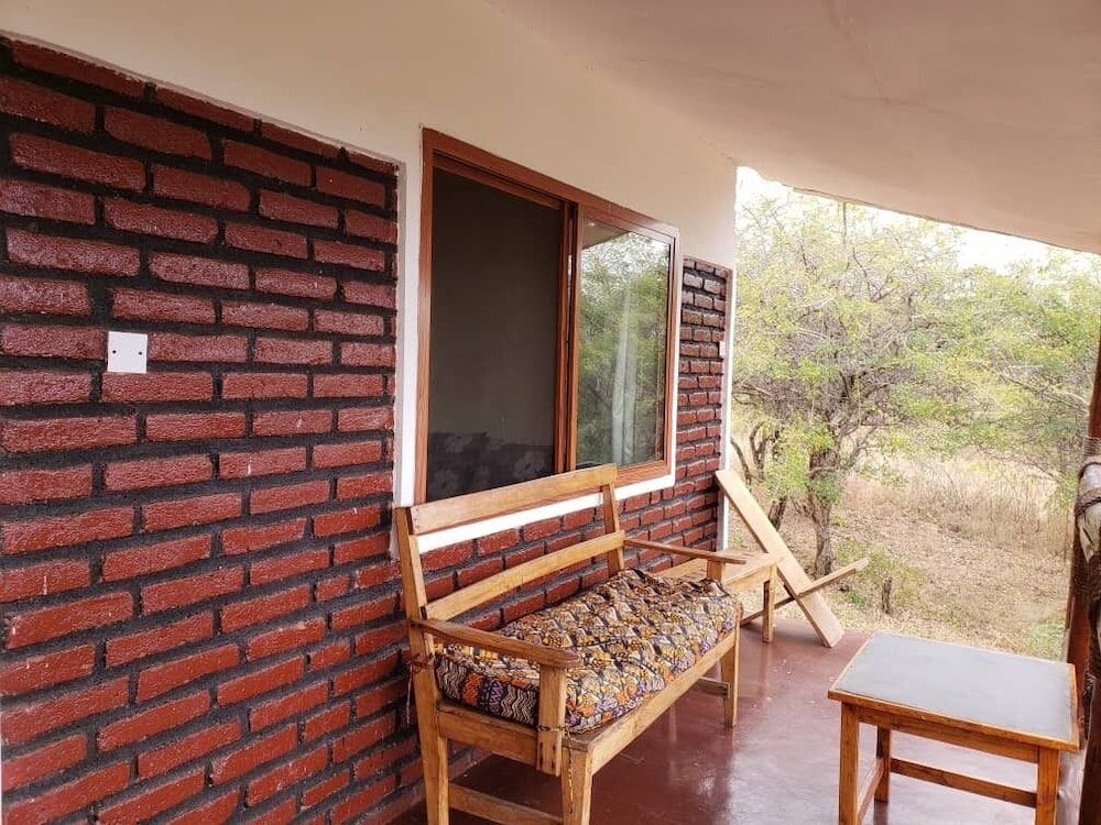 African Sunrise Lodge and Campsite