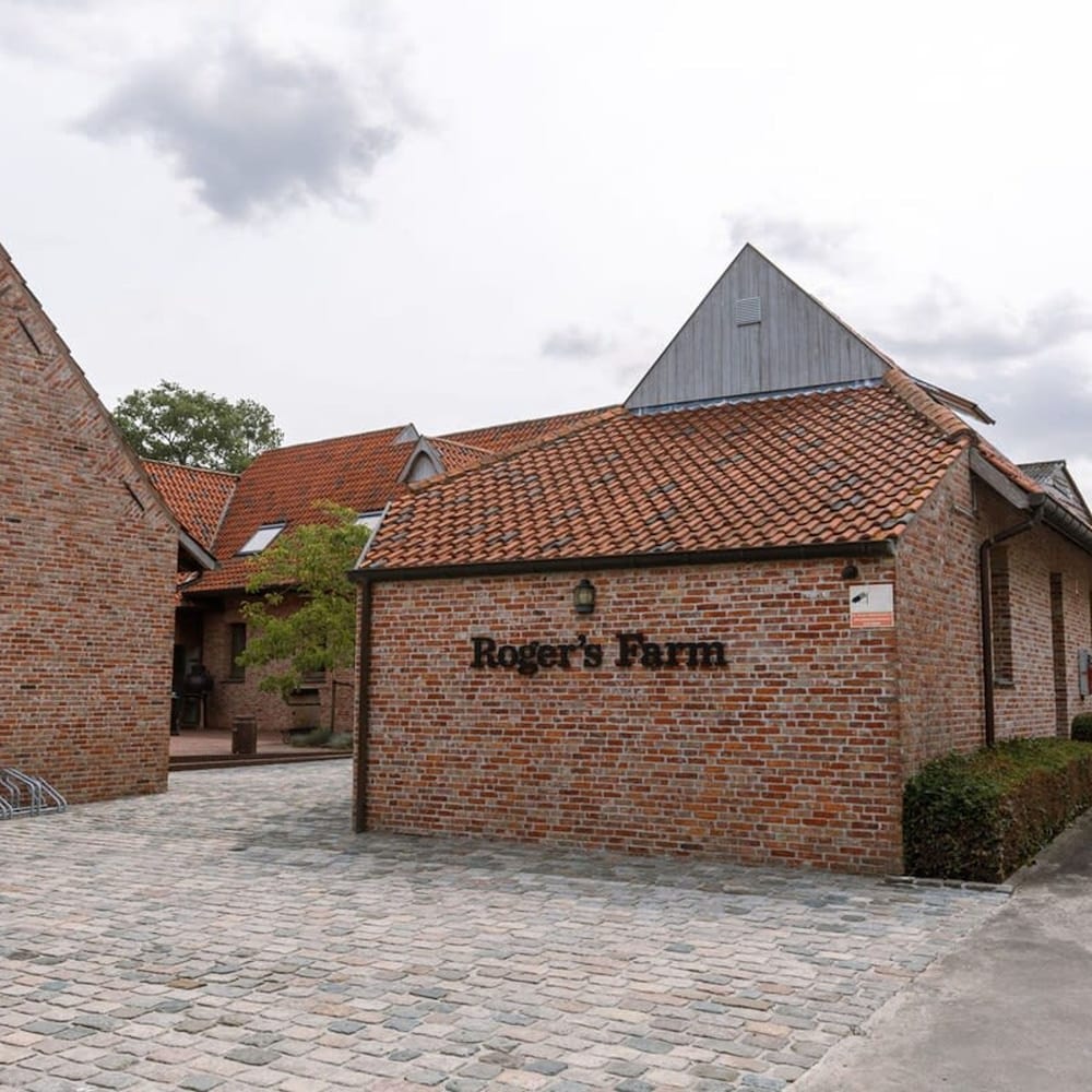 Lovely Andr Farm in the Greenery of Kortrijk