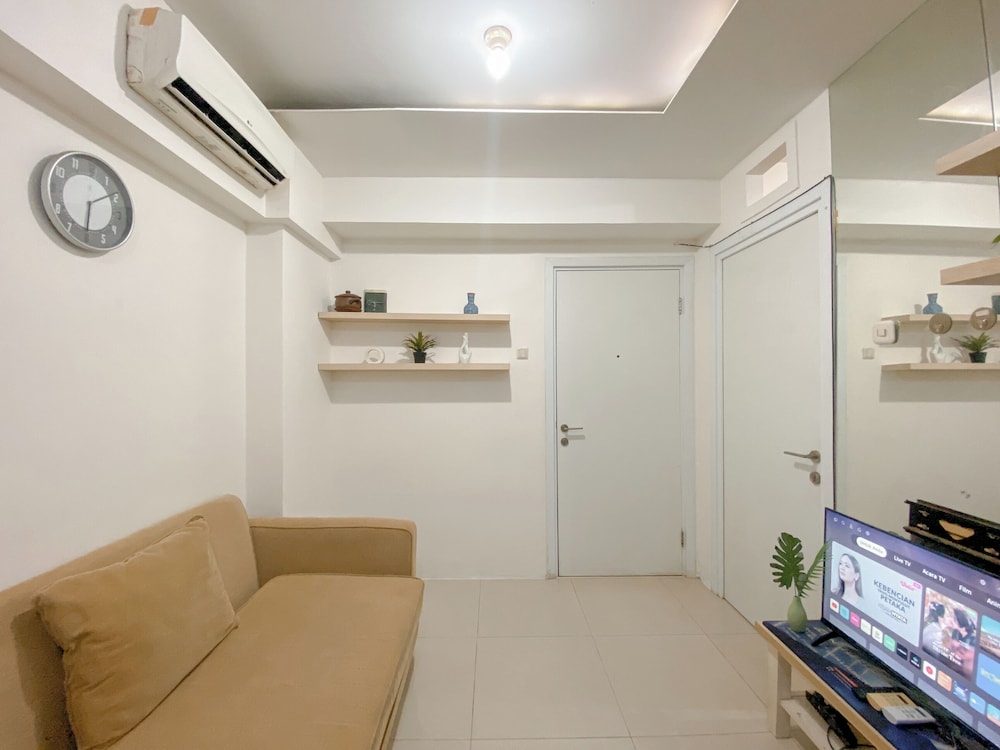 Good Deal and Comfy 2BR Apartment Green Pramuka City