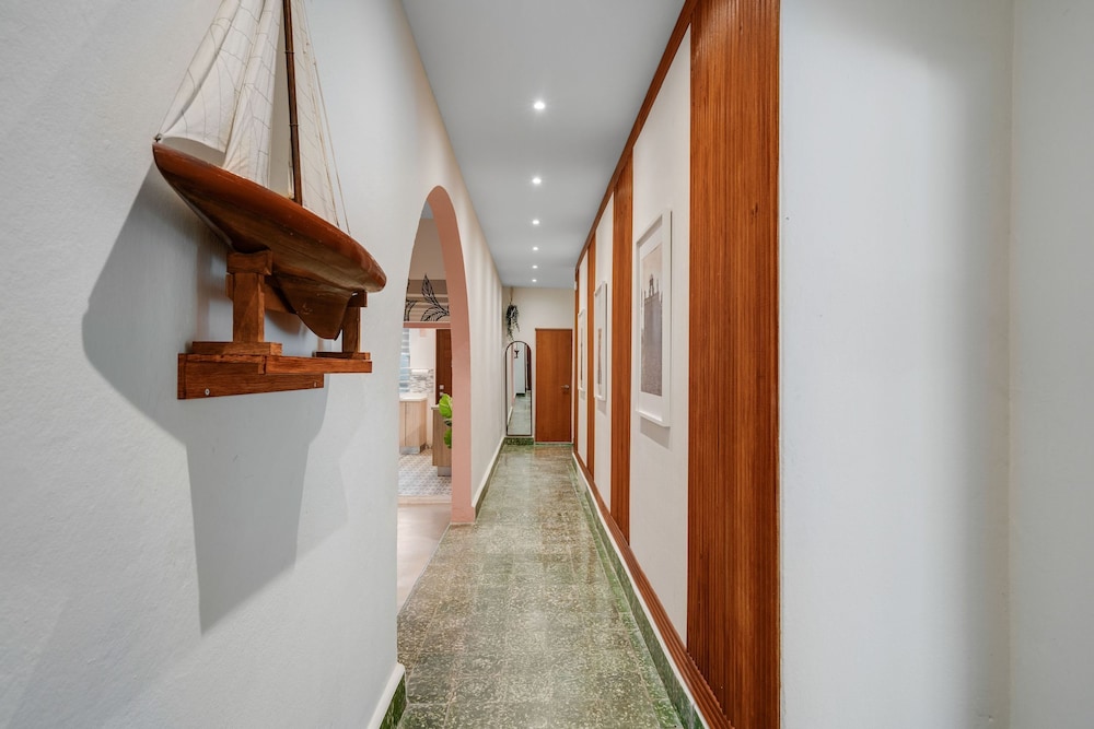 Chic Apartment Pool Parking in Central Condado