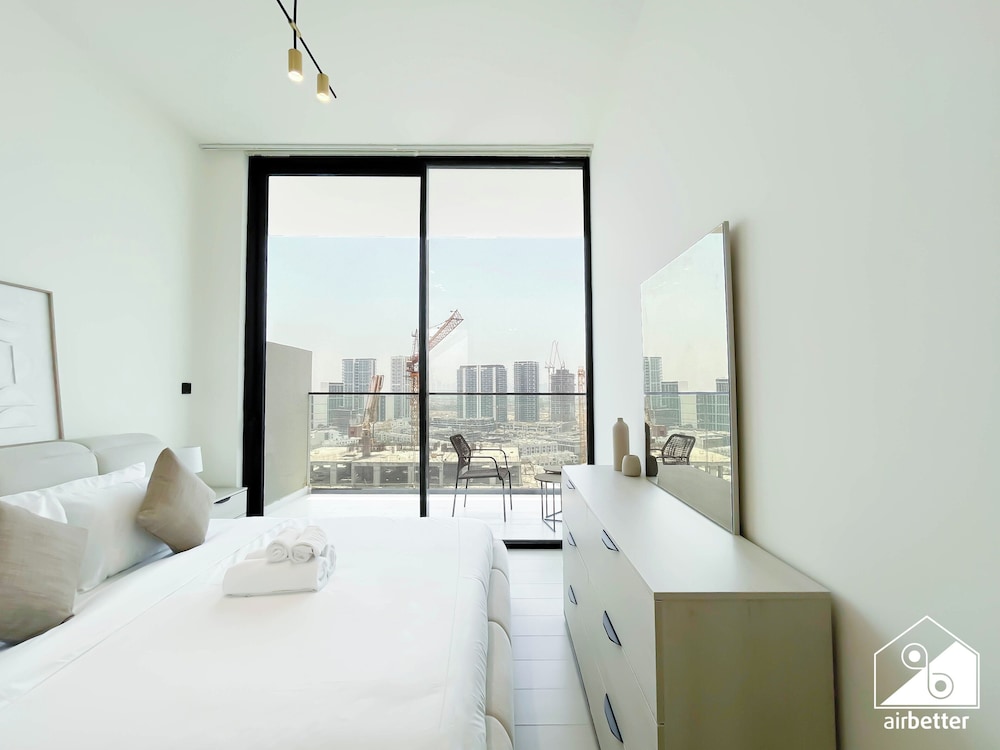 Luxury & Comfort 1B at Binghatti Amber & Balcony