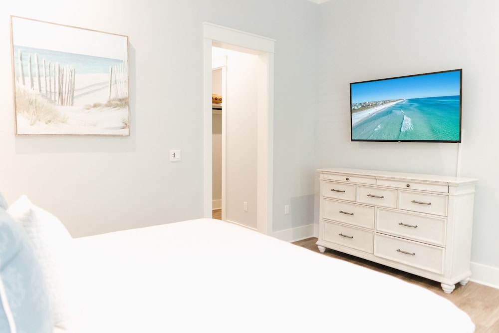 30A Hideaway by Avantstay Walk to Beach 2 Pools