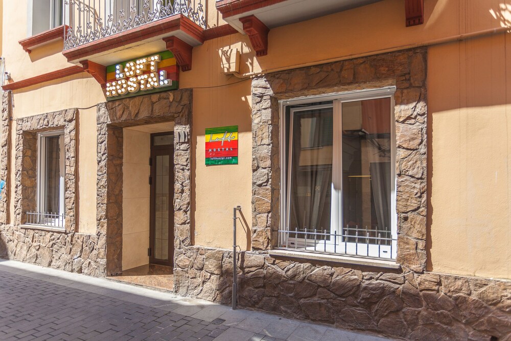LOFT HOSTAL Group 131