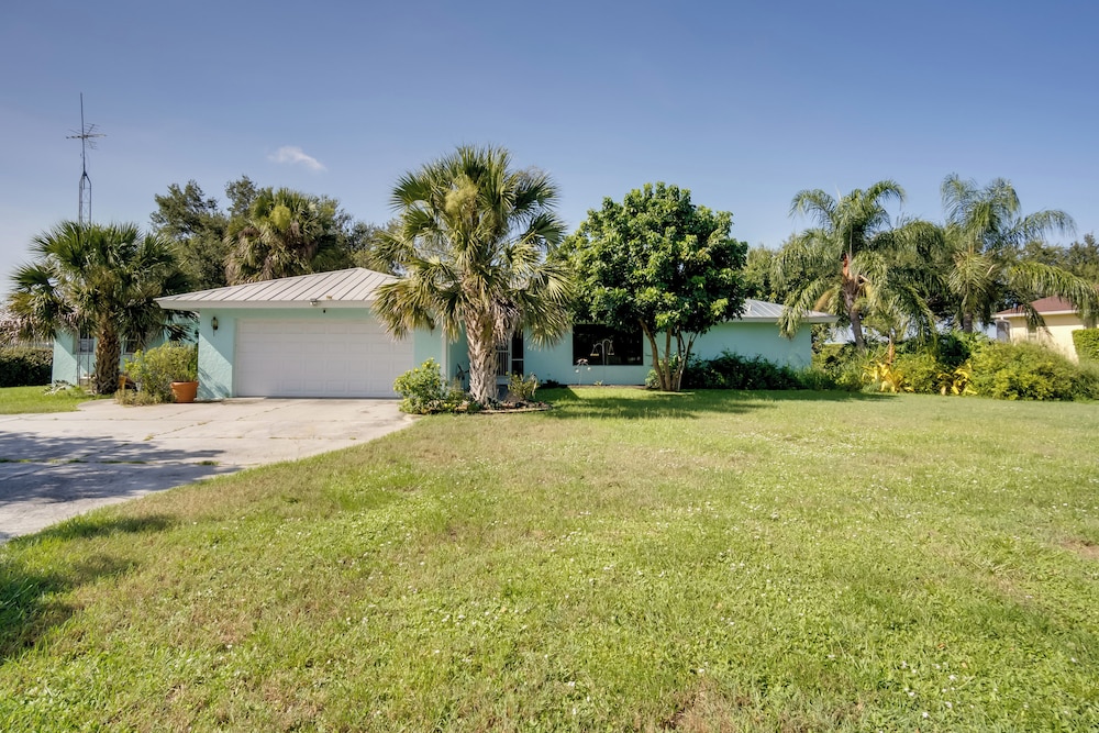 Heated Pool + Lanai: Peaceful Punta Gorda Stay