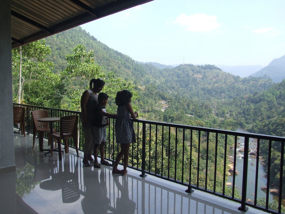 Mountriver Hotel