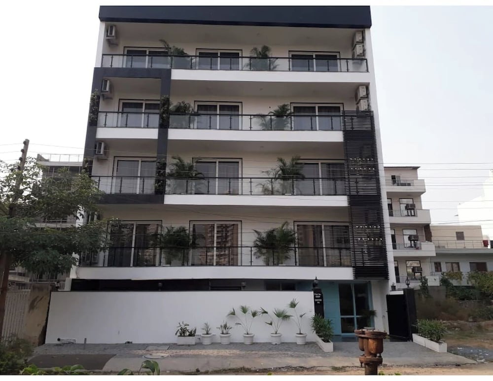 FLORA RESIDENCY