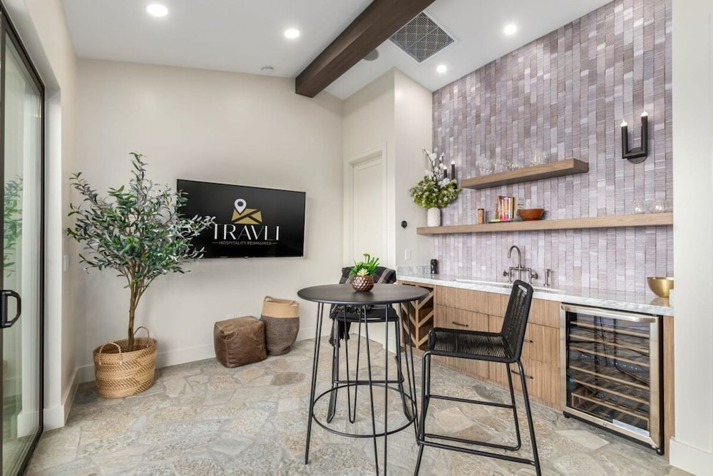 Stonewood Luxe Estate 5 Showers Heated Pool GYM