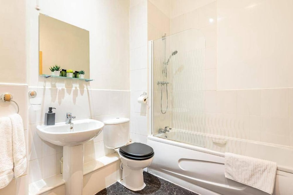 Sheffield Apt-sleeps 4-contractors & Families