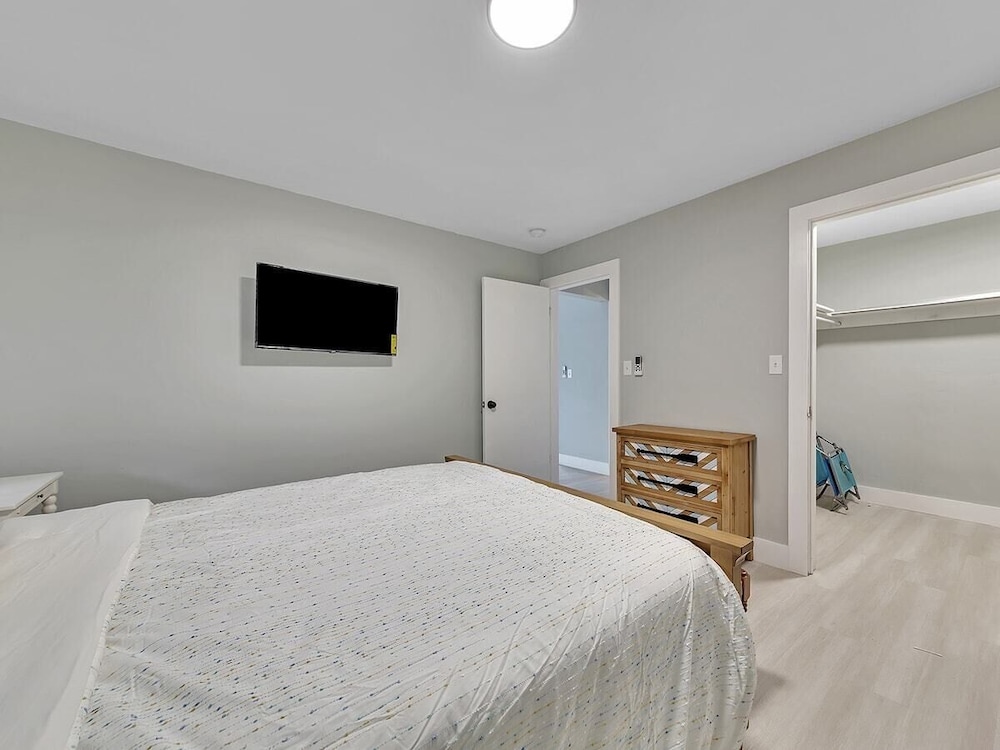 Cozy 1BR Seaside, Steps to Hollywood Beach & More