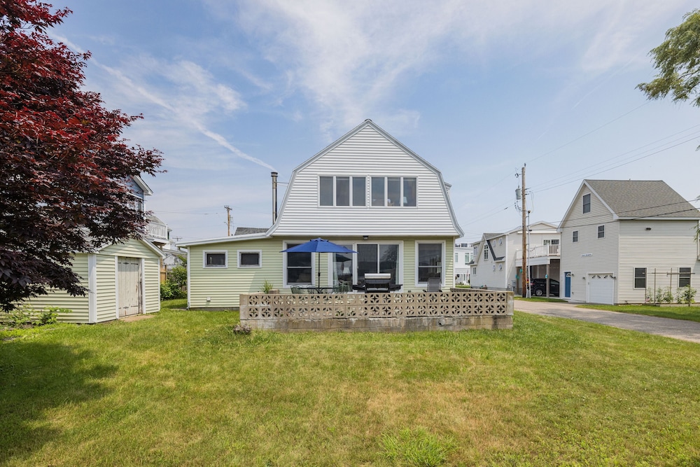 Maine Escape Beachy 2 Bdr!